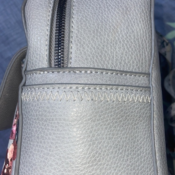 Women’s CELINE DION light‎ gray floral backpack - Picture 7 of 16